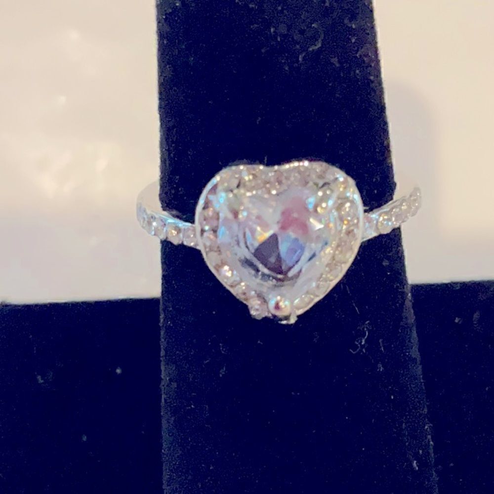 Beautiful Heart Ring  - Picture 2 of 5